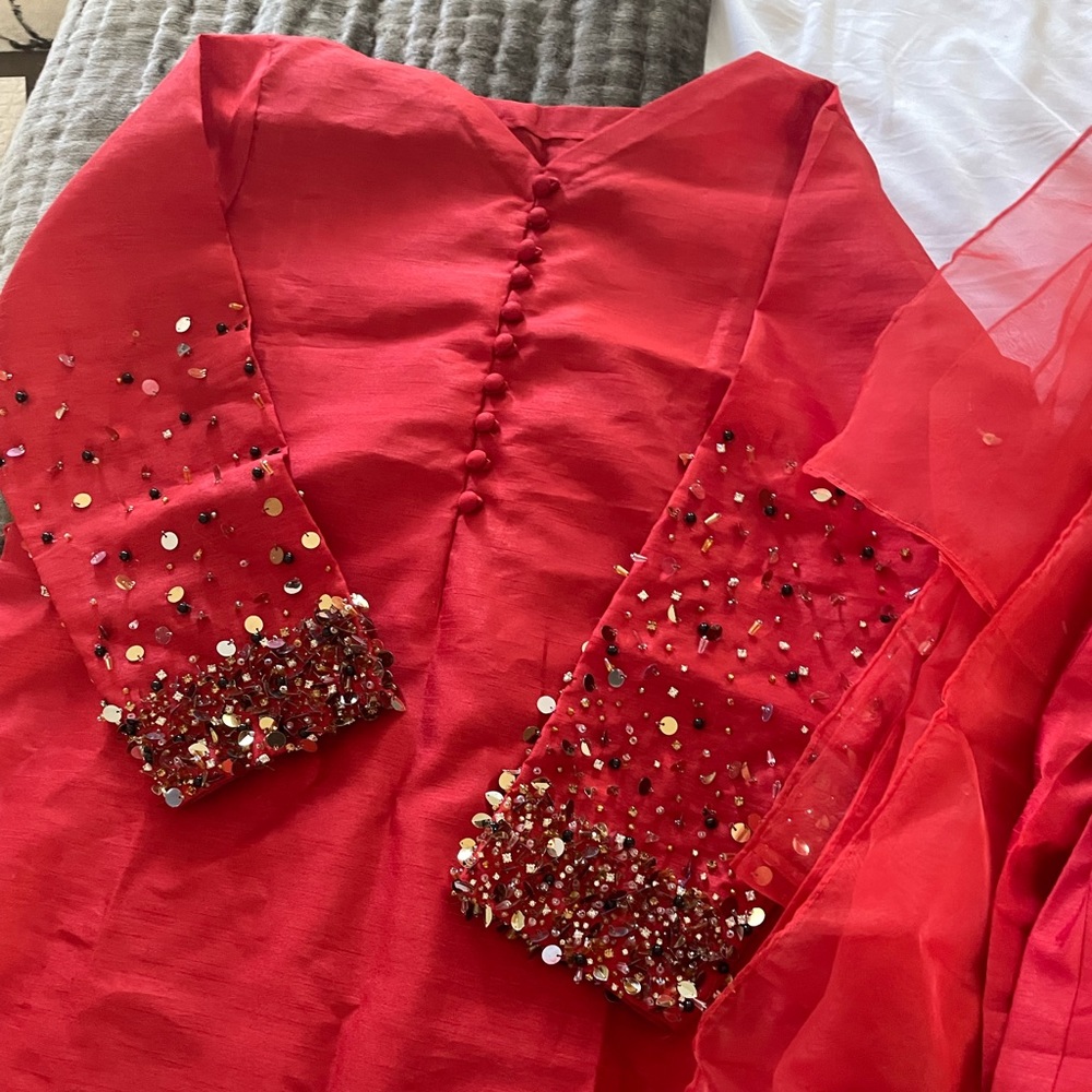 Brand new xl shalwar kameez - Picture 3 of 5